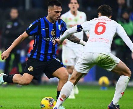 Inter vs Fiorentina: Serie A Spotlight at the Meazza